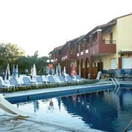 Oasis Hotel 2*